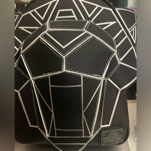 Loungfly Wakanda Forever backpack - Picture 1 of 6